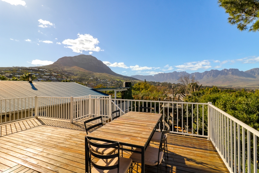 6 Bedroom Property for Sale in La Concorde Western Cape